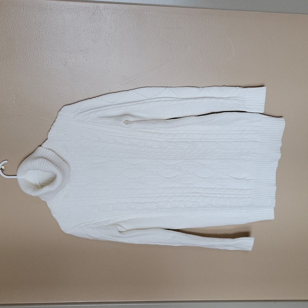 Women's Ivory tunic turtleneck Cable Knit sweater size small